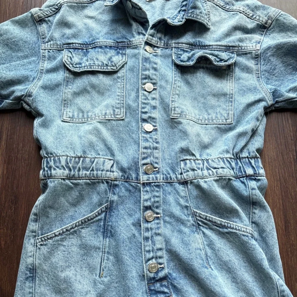 ♾️We The Free Free People Denim Romper Light Wash Short Sleeve Button Front S♾️